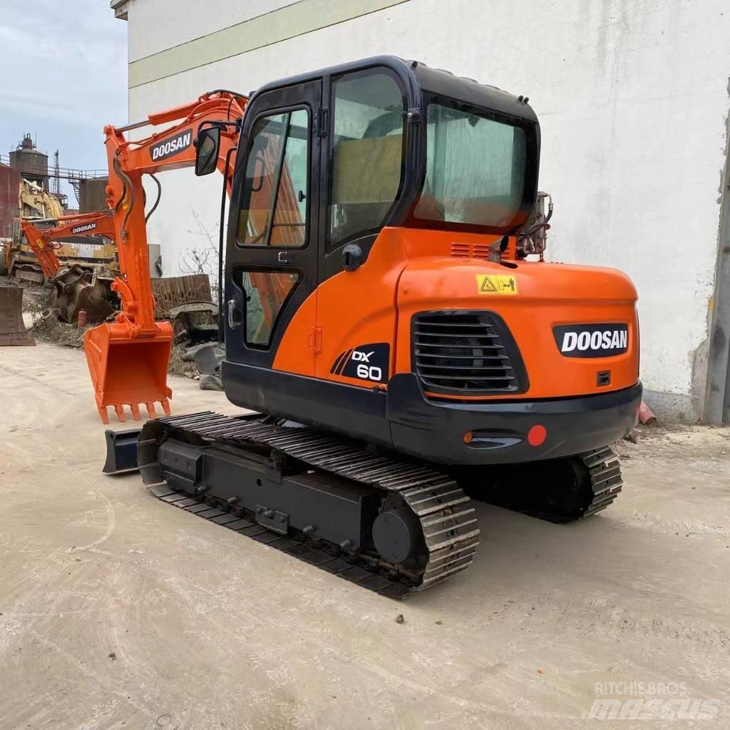 Doosan DX 60 Vikšriniai ekskavatoriai