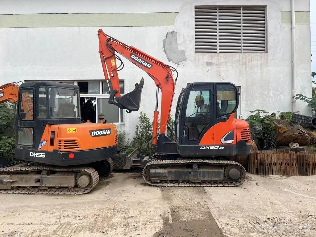 Doosan DX 60 Vikšriniai ekskavatoriai