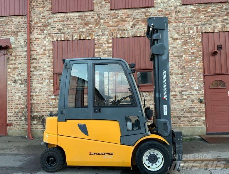 Jungheinrich EFG 550 Elektriniai šakiniai krautuvai