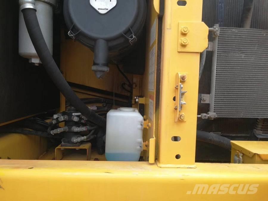 Komatsu pc200-8 Vikšriniai ekskavatoriai