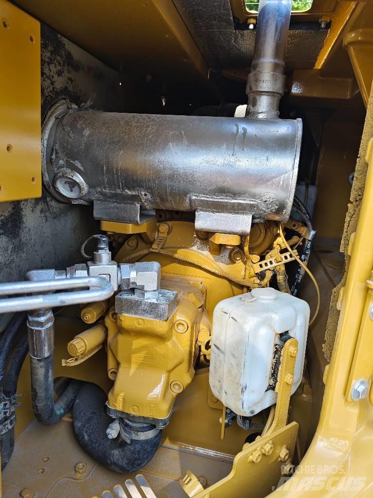 CAT 310 Vikšriniai ekskavatoriai