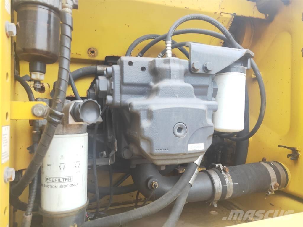Komatsu PC210-8 Vikšriniai ekskavatoriai
