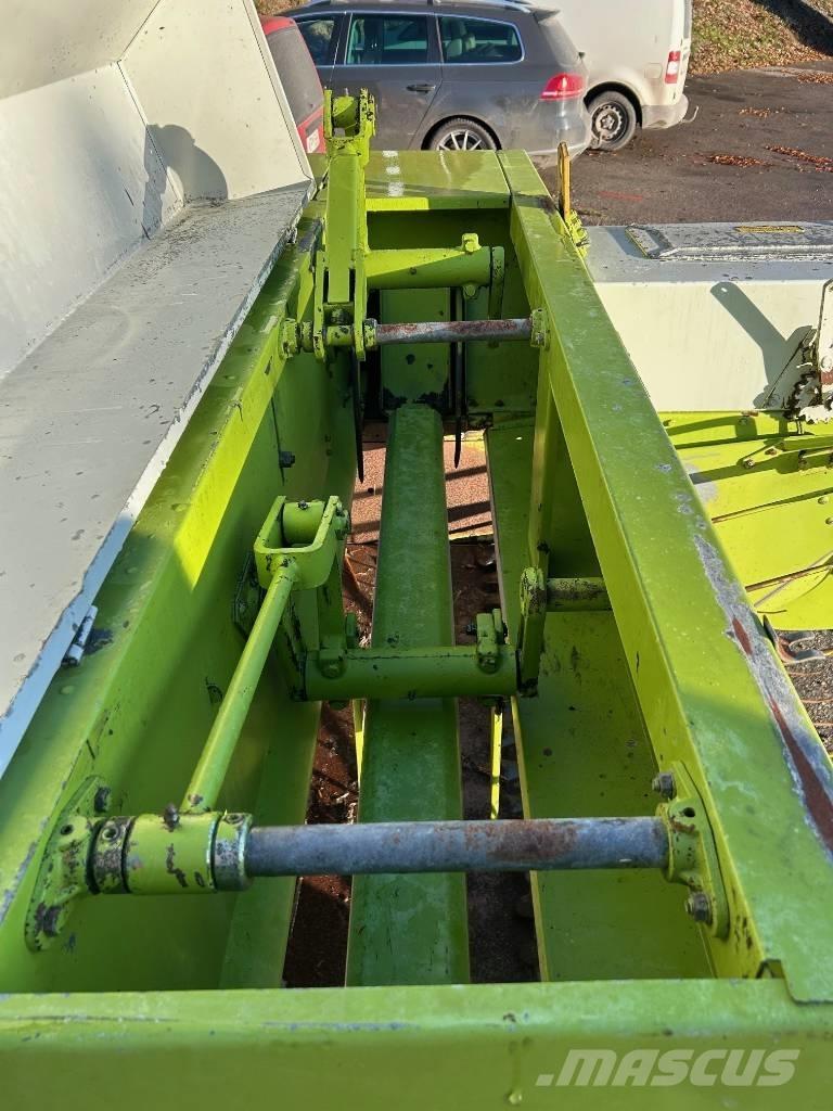 CLAAS Markant 51 Stačiakampių ryšulių presai