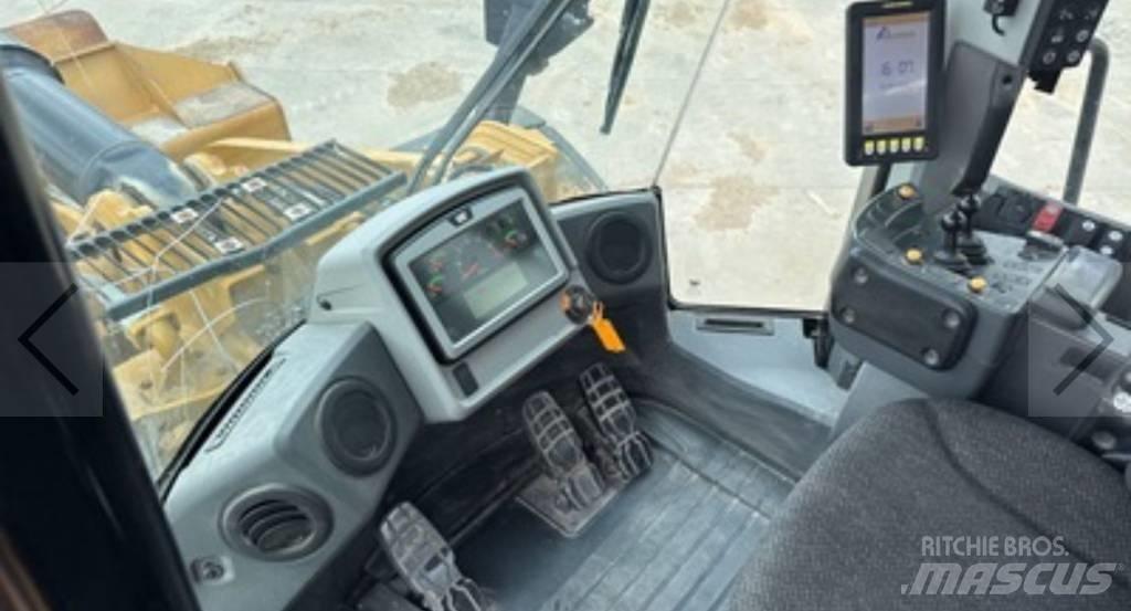 CAT 966 M Naudoti ratiniai krautuvai