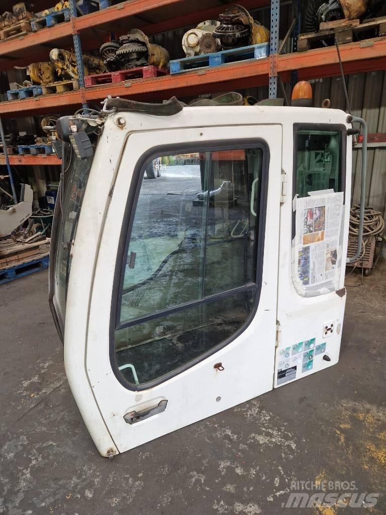 Liebherr A 904 C Kabinos ir interjeras