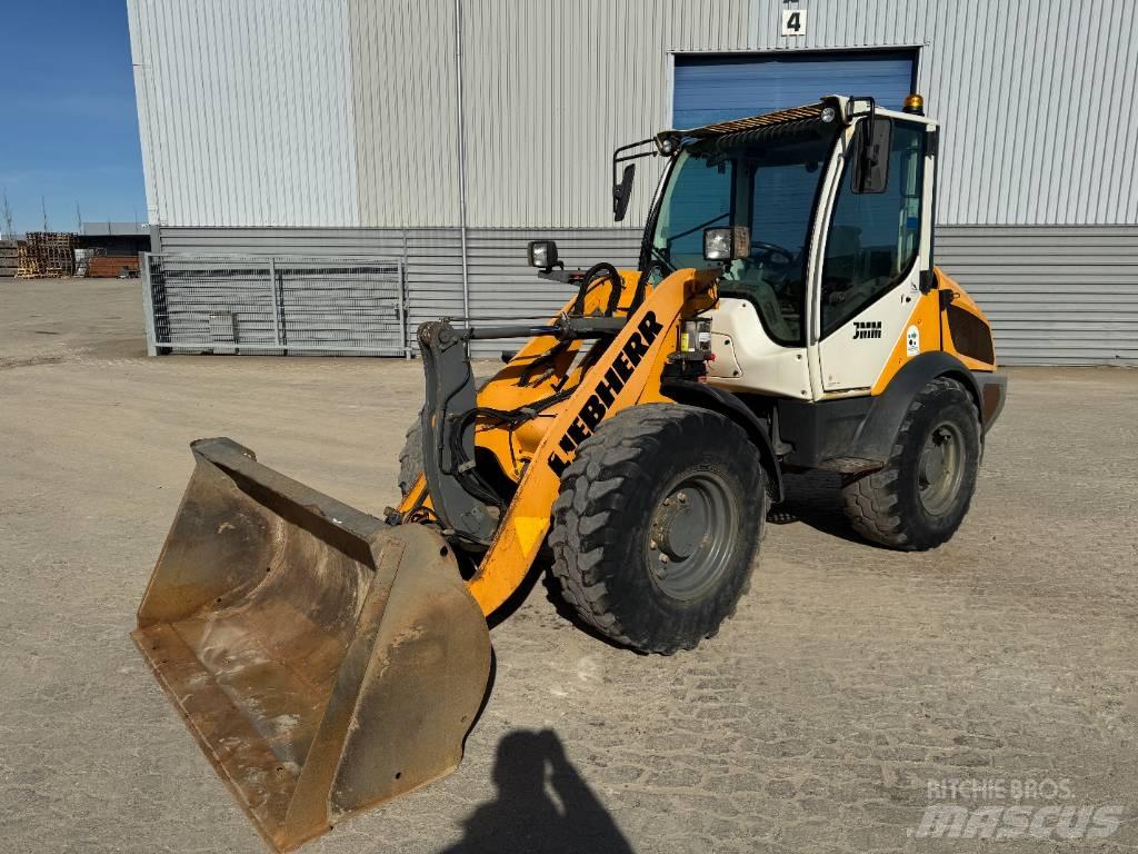 Liebherr L 506 Naudoti ratiniai krautuvai