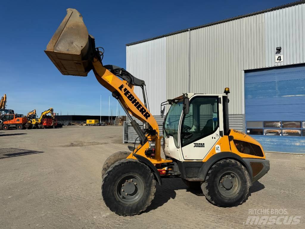 Liebherr L 506 Naudoti ratiniai krautuvai