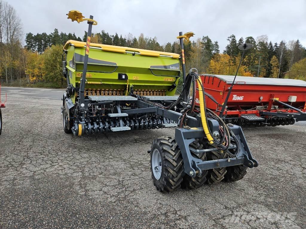 Junkkari T300 Sėjamieji kombainai