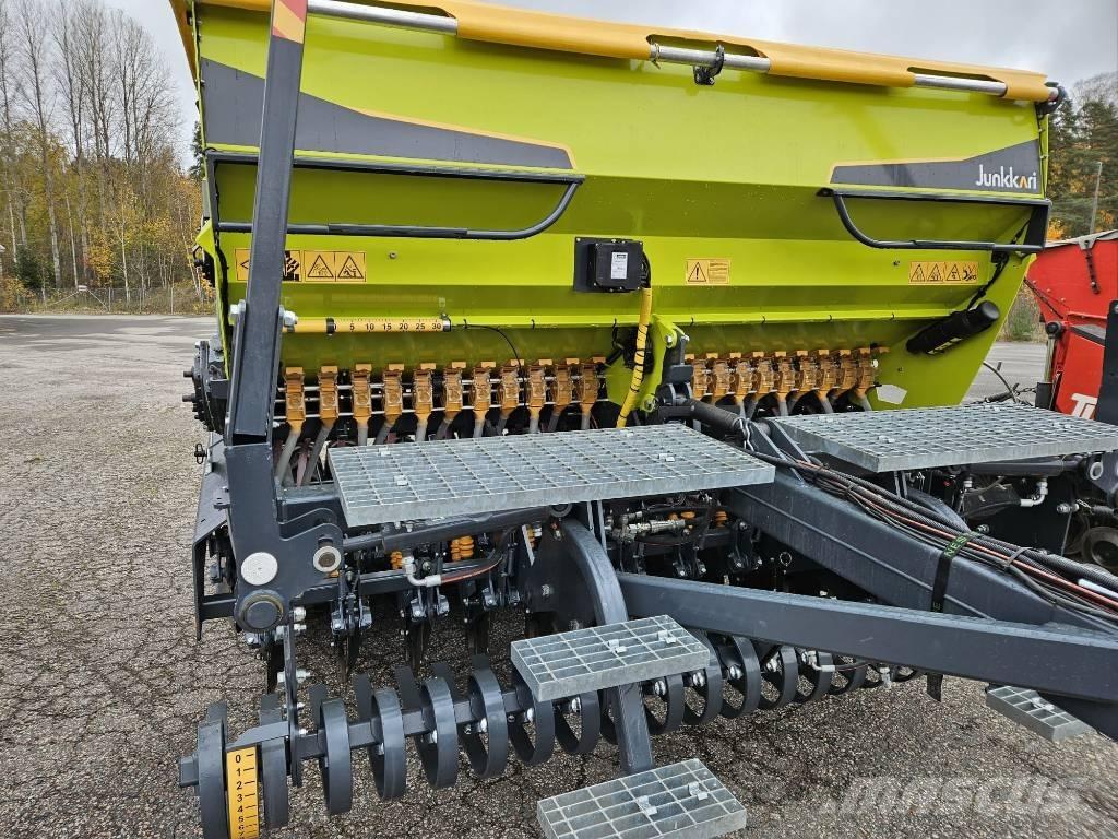 Junkkari T300 Sėjamieji kombainai