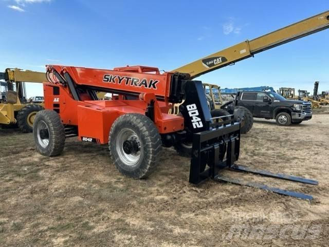 SkyTrak 8042 Teleskopiniai krautuvai
