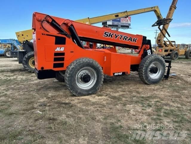 SkyTrak 8042 Teleskopiniai krautuvai