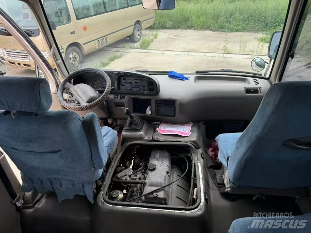 Toyota Coaster Tarpmiestiniai autobusai