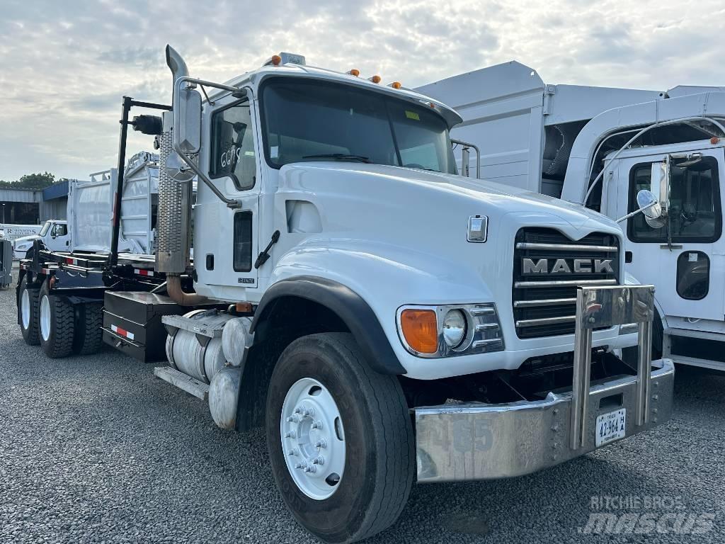 Mack CV 713 Savivarčiai su kabeliniu keltuvu