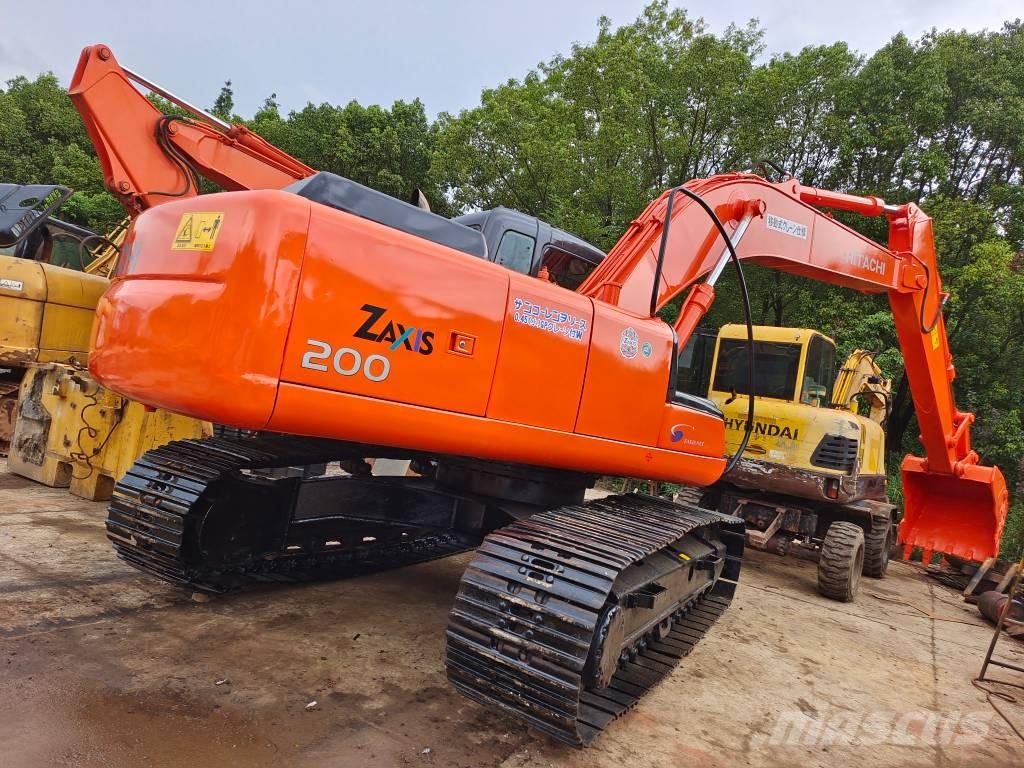 Hitachi EX 200-5 Vikšriniai ekskavatoriai