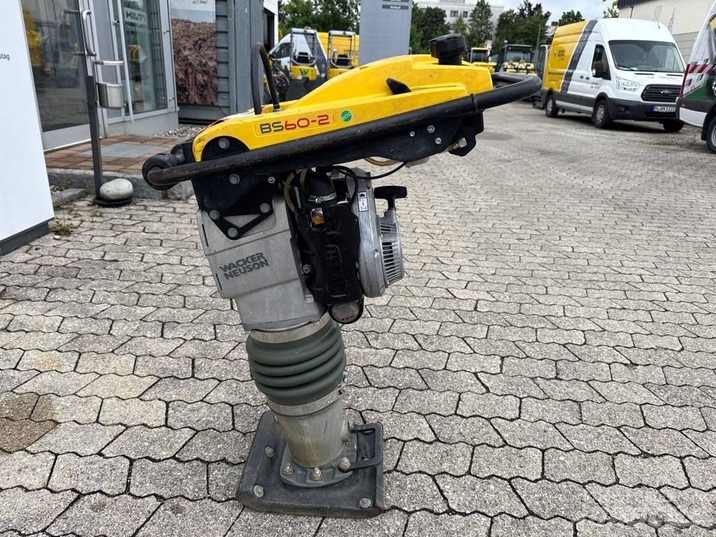 Wacker Neuson BS60-2 Plūktuvai