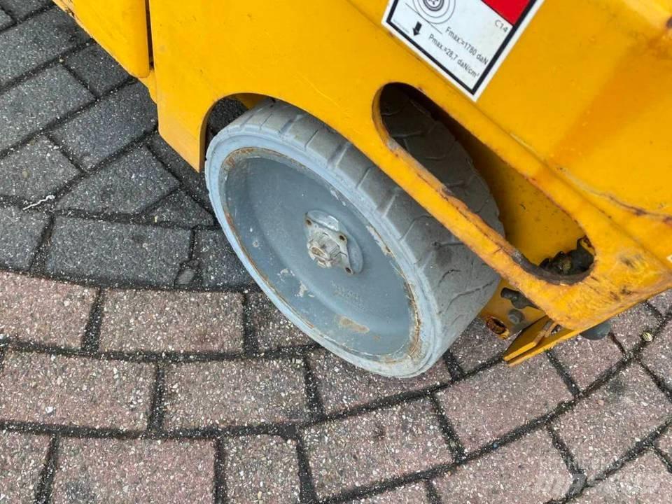 Haulotte Compact 14 Žirkliniai keltuvai