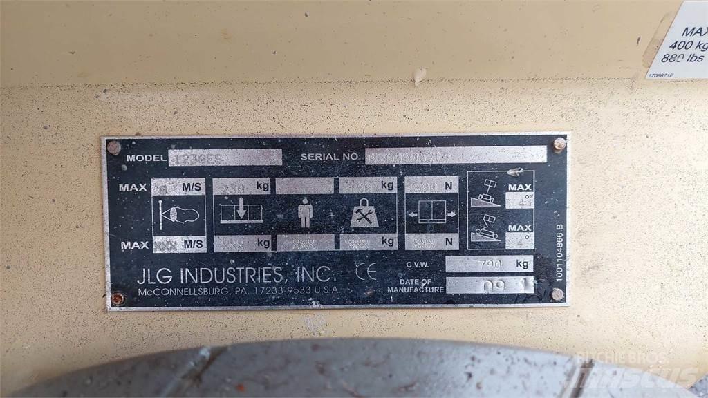 JLG 1230ES Kiti keltuvai ir platformos