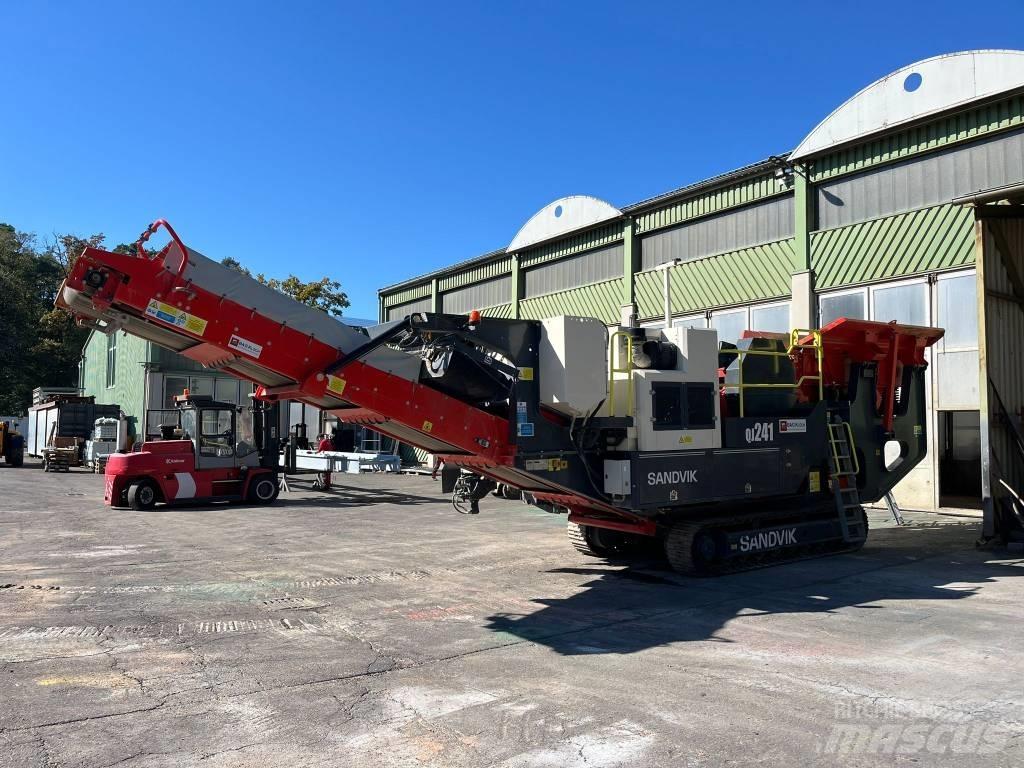 Sandvik QJ 241 Mobilūs smulkintuvai