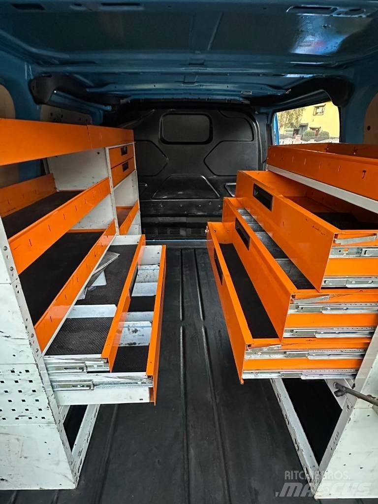Ford Custom Krovininiai furgonai