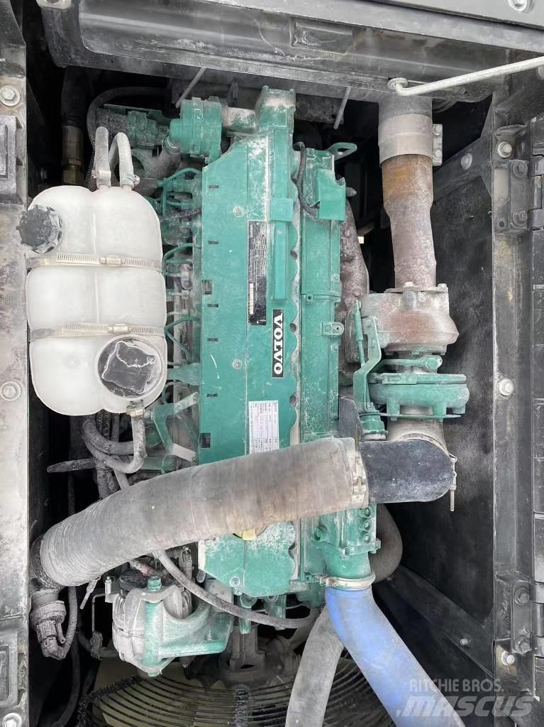 Volvo 240D Vikšriniai ekskavatoriai