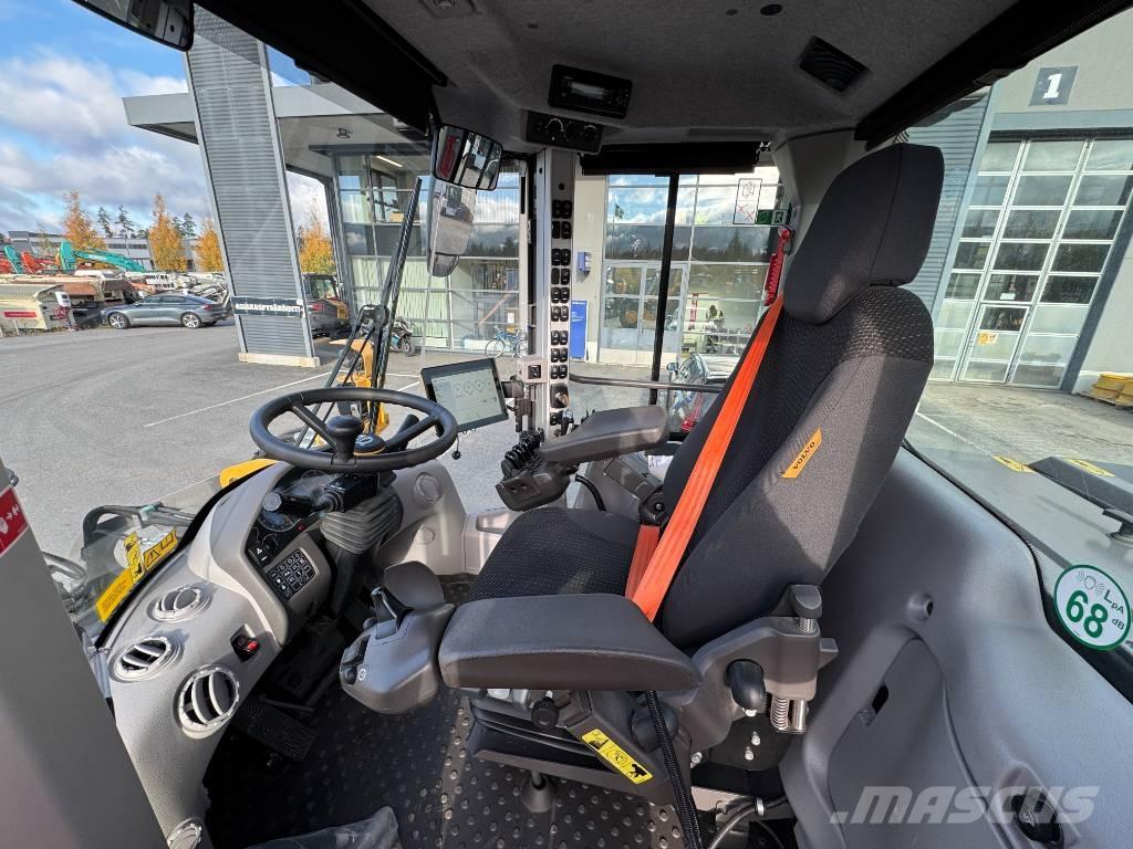 Volvo L 70 H Naudoti ratiniai krautuvai