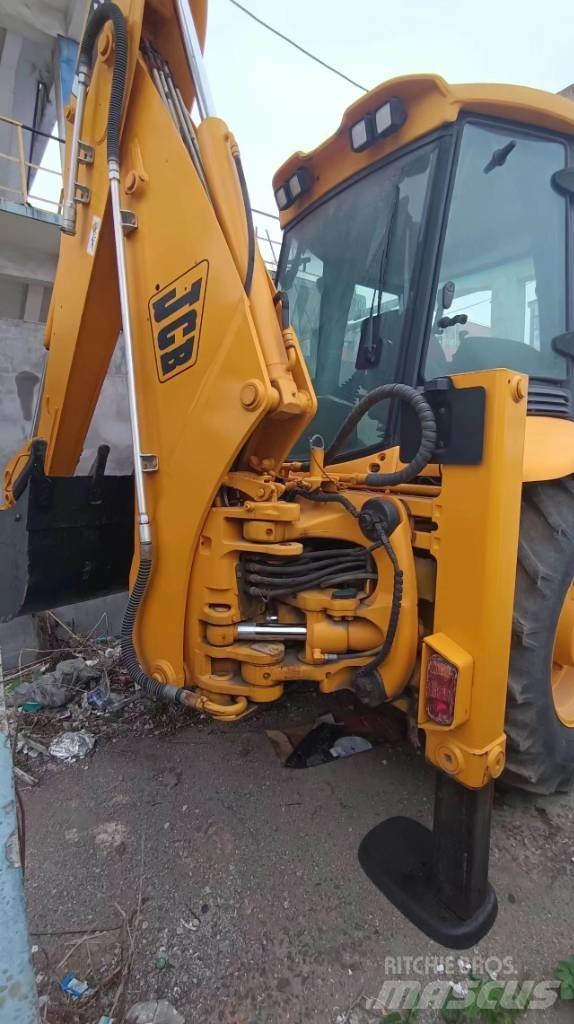 JCB 3 CX Naudoti ratiniai krautuvai