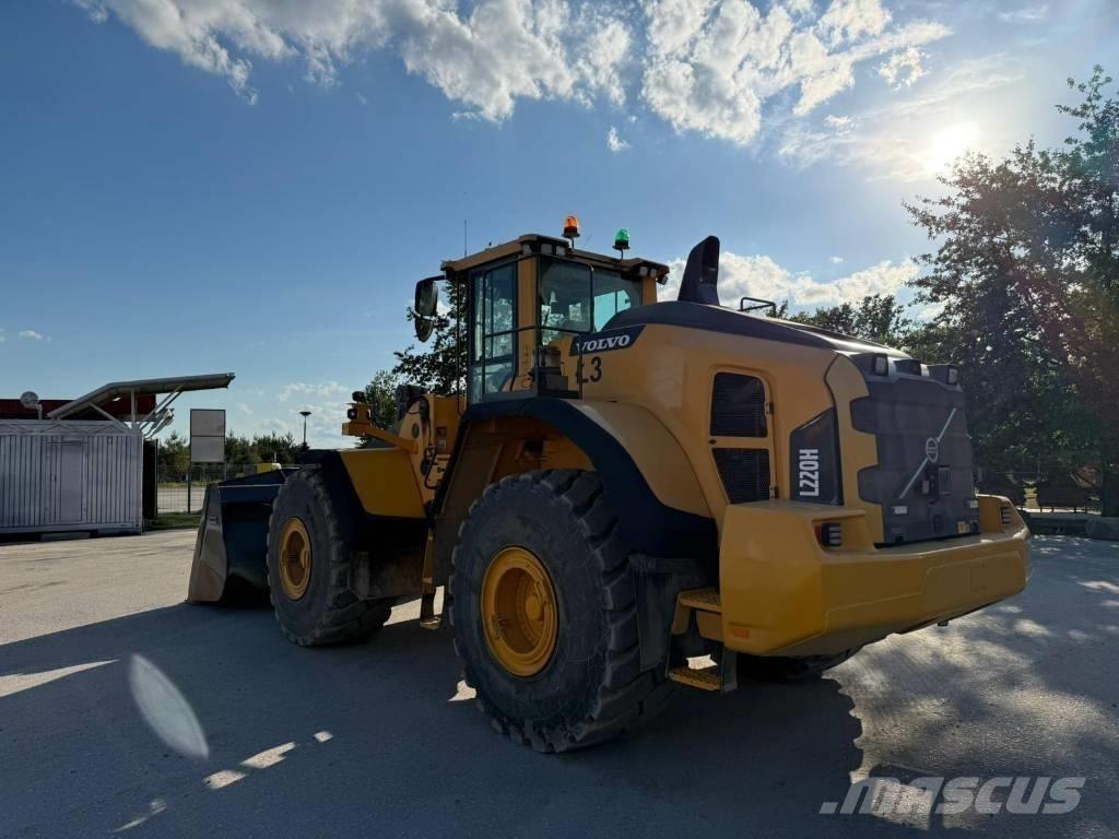 Volvo L 220 H Naudoti ratiniai krautuvai