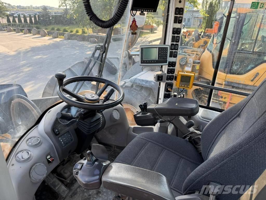 Volvo L 220 H Naudoti ratiniai krautuvai