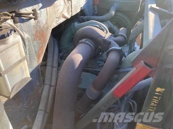 Oshkosh M1070 Naudoti vilkikai