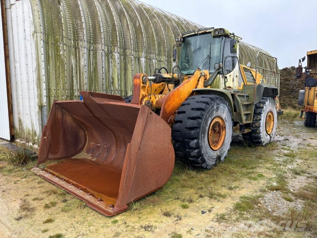 Liebherr L 576 Naudoti ratiniai krautuvai