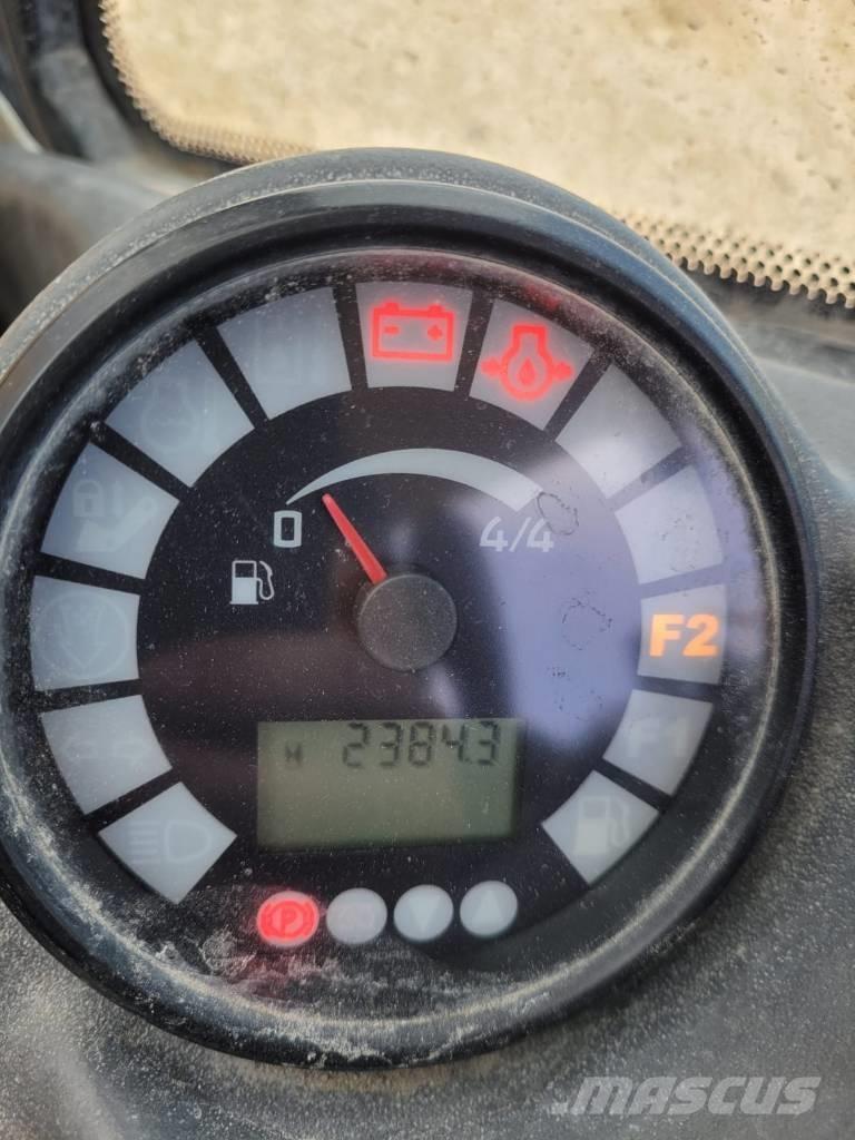 Liebherr L 506 Naudoti ratiniai krautuvai