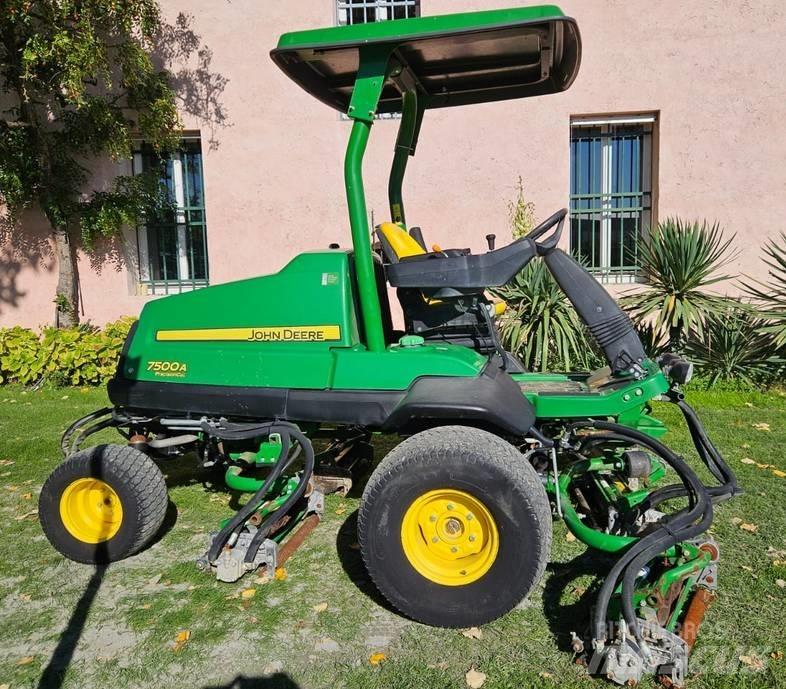 John Deere 7500 A Savaeigės žoliapjovės