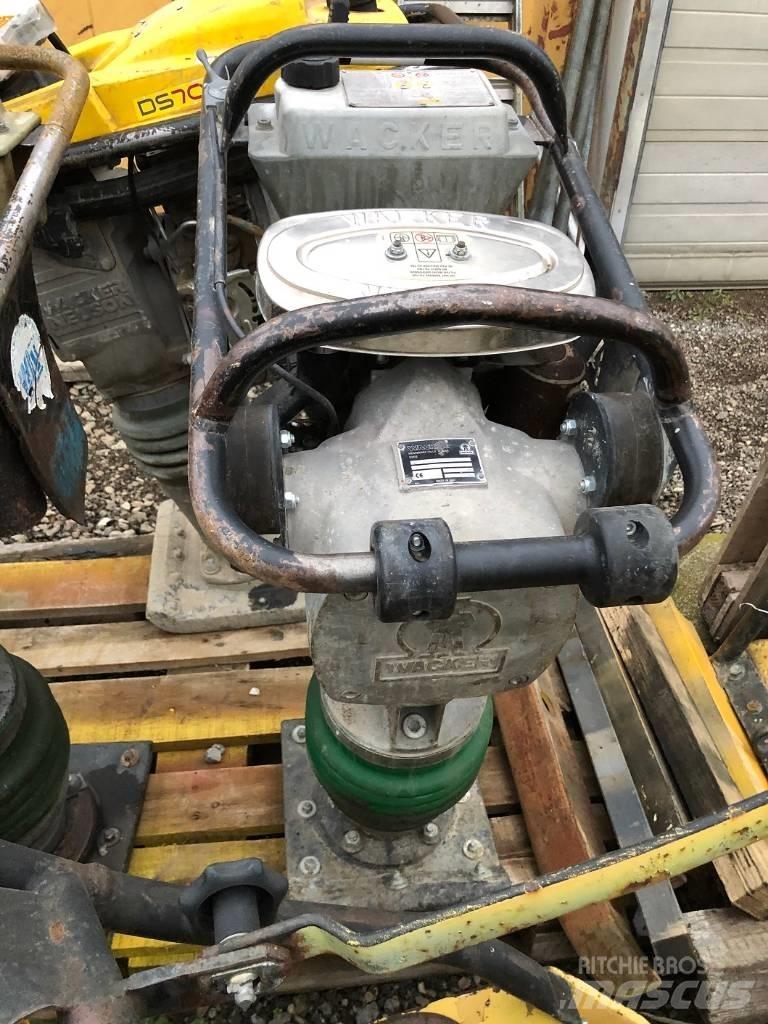 Wacker BS60-2i Plūktuvai
