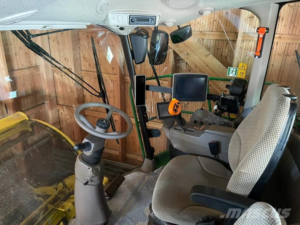 John Deere 8300 Pašarų ruošimo technika