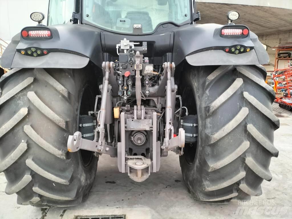 CLAAS Axion 810 Traktoriai