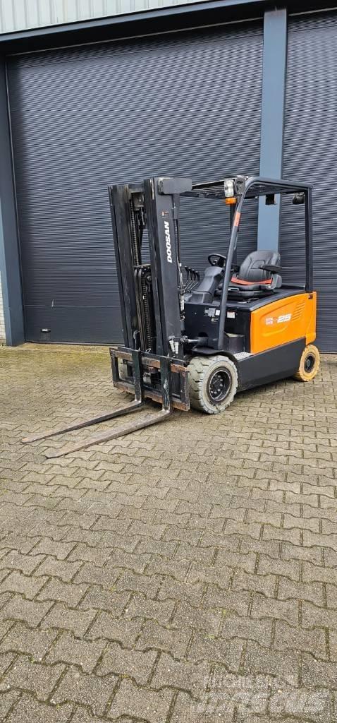 Doosan B 25 X-7 Elektriniai šakiniai krautuvai