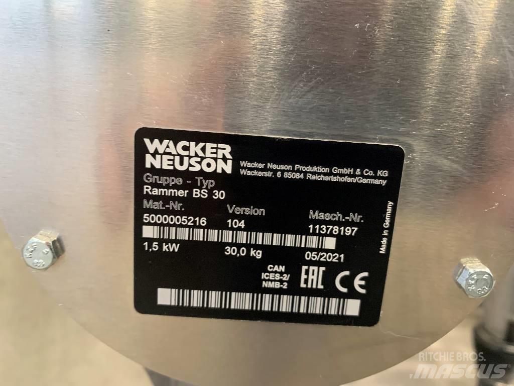 Wacker Neuson BS 30 Plūktuvai