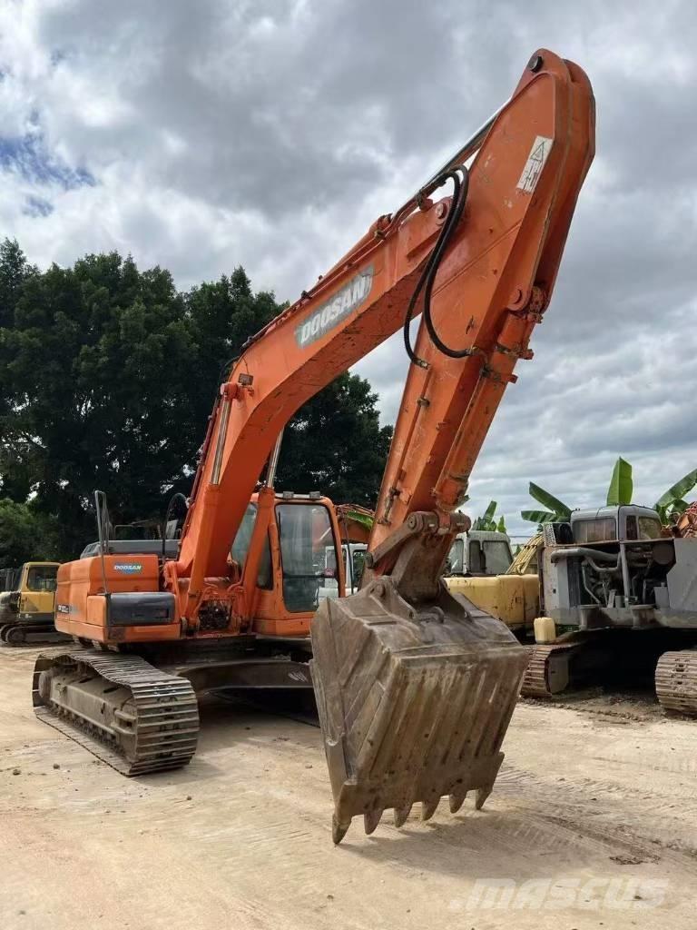Doosan DX300LC Vikšriniai ekskavatoriai