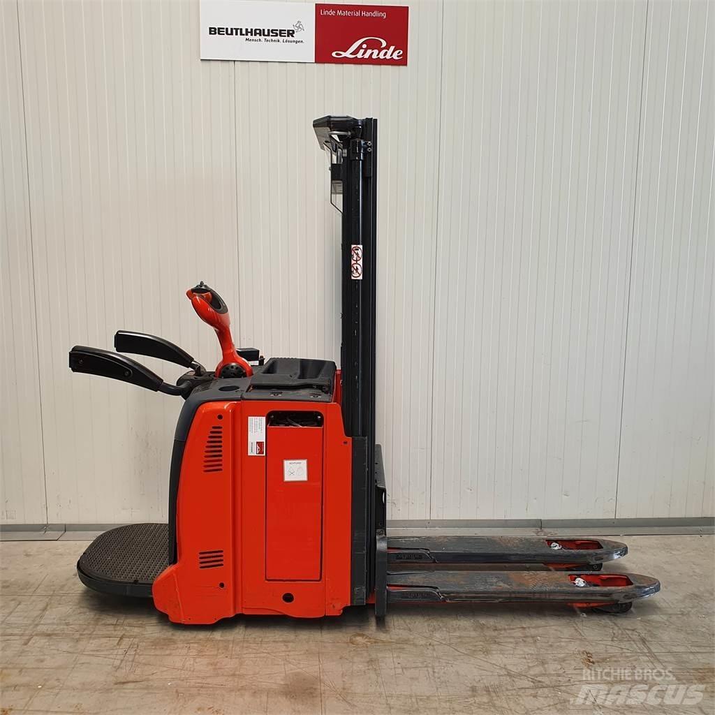 Linde D12AP Rankiniai vėžimėliai