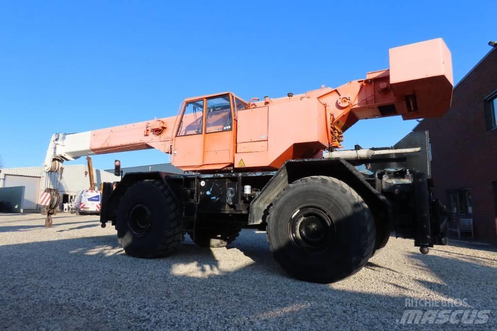 Liebherr LTL 1060 Neapdoroto reljefo kranai