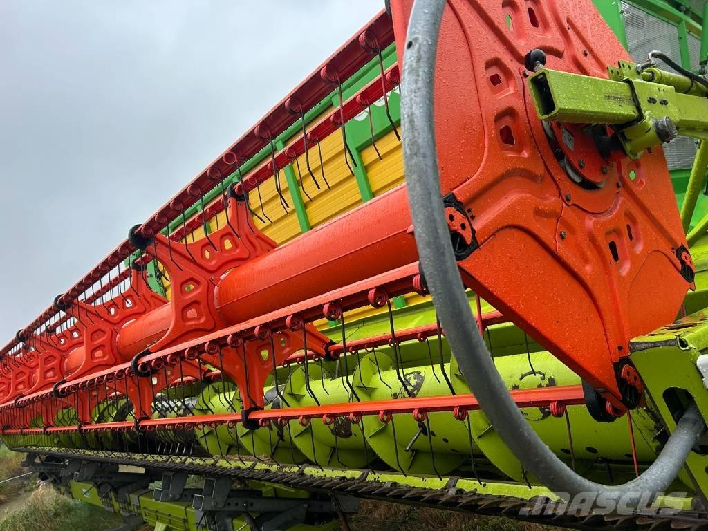 CLAAS Lexion 670 4x4 Derliaus nuėmimo kombainai