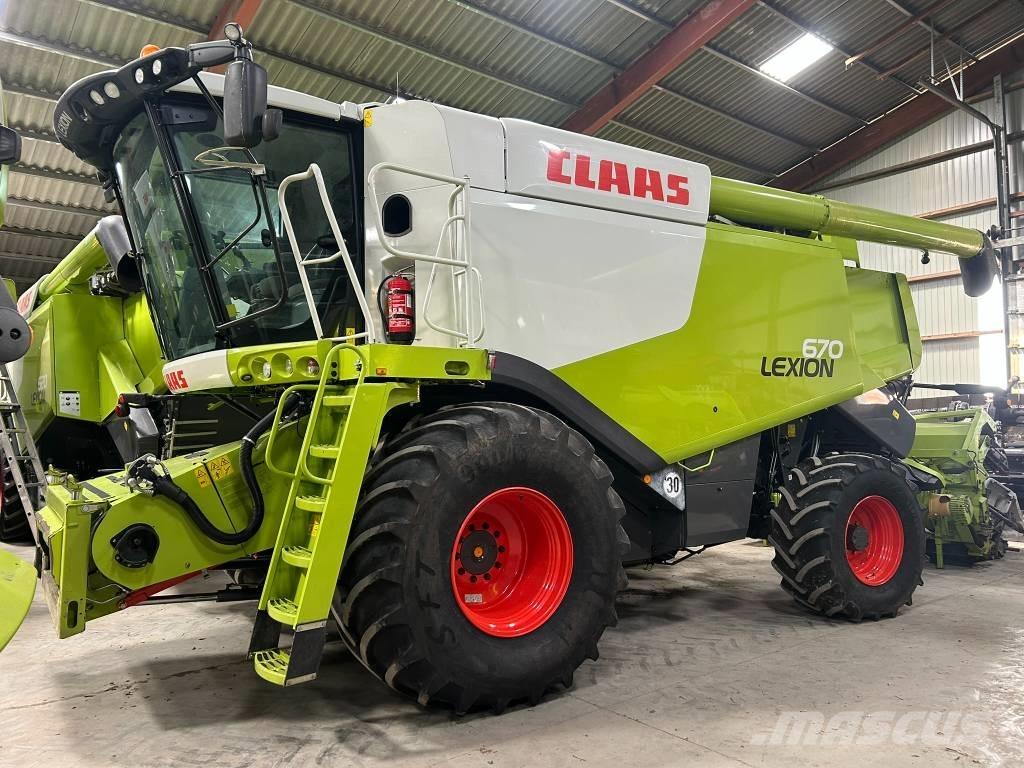 CLAAS Lexion 670 4x4 Derliaus nuėmimo kombainai