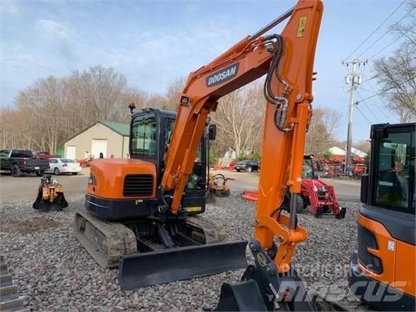 Doosan DX62R-3 Vikšriniai ekskavatoriai