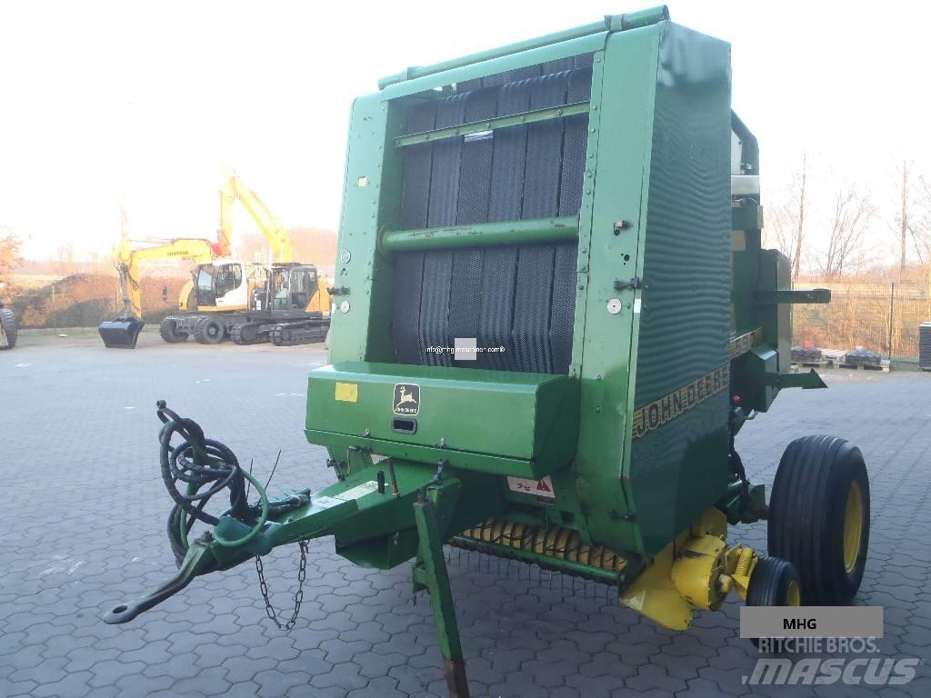 John Deere 590 Ritinių presai