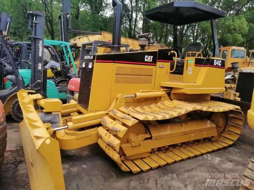 CAT D 4 C Vikšriniai buldozeriai