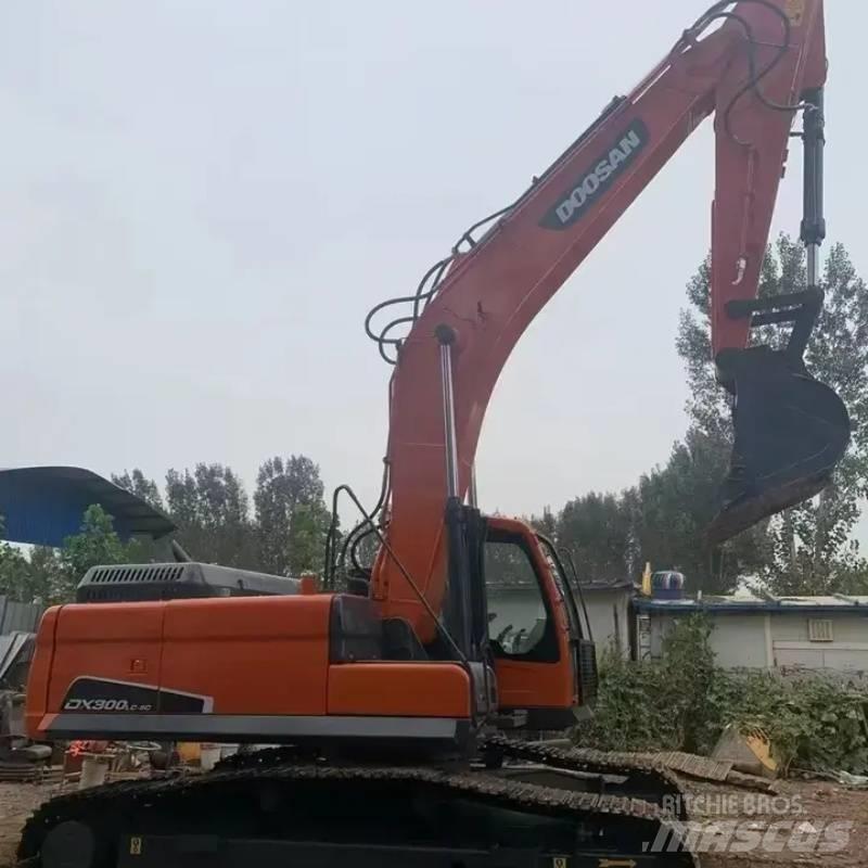 Doosan DX 300 Vikšriniai ekskavatoriai