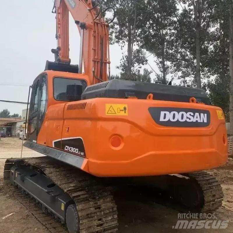 Doosan DX 300 Vikšriniai ekskavatoriai