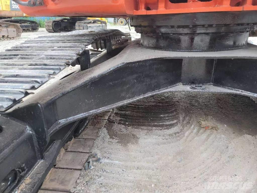 Doosan DX 225 LC Vikšriniai ekskavatoriai