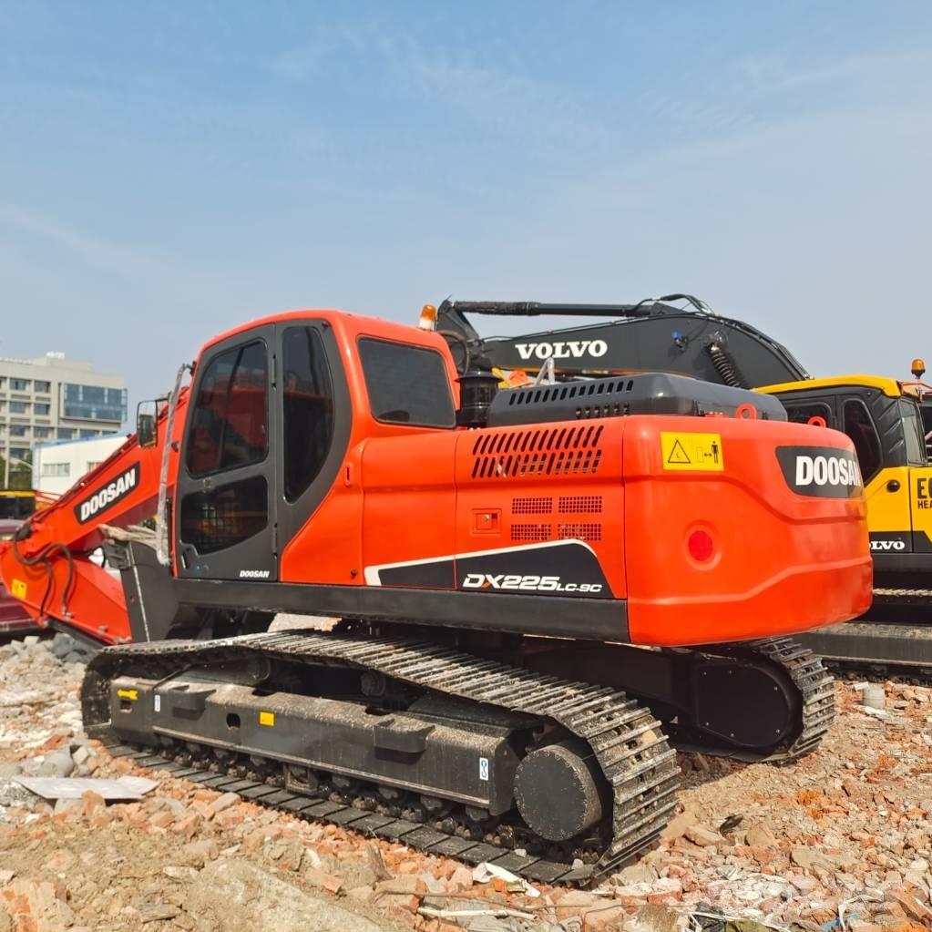Doosan DX225LC-9C Vikšriniai ekskavatoriai