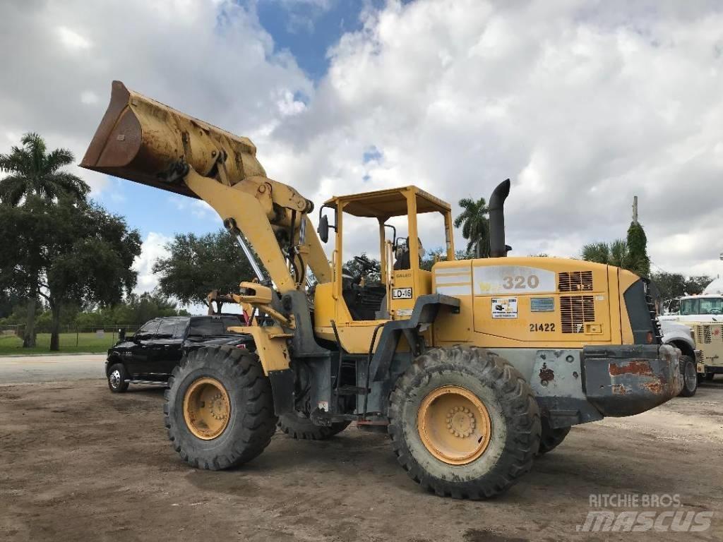 Komatsu WA320-5 Naudoti ratiniai krautuvai